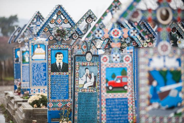 merry-cemetery-in-sapanta