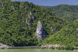 escultura-en-roca-de-cebalus-ultimo-rey-de-dacia