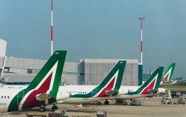 Italy’s airport lobby says social distancing on planes not sustainable