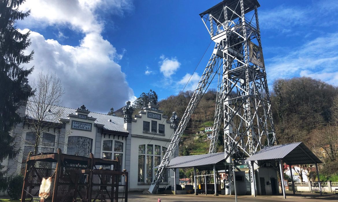 Pozo Sotón, un viaje al símbolo de la minería asturiana